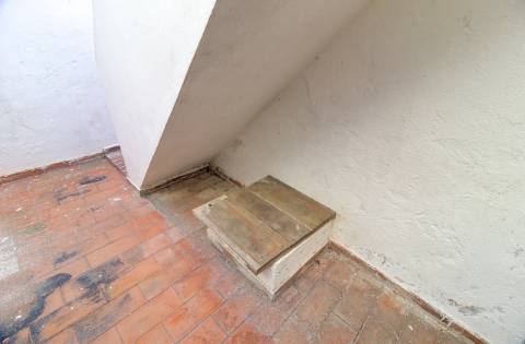 Casa Típica para Remodelar no Coração do Centro Histórico de Vila Real de Santo António