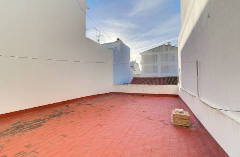 Casa Típica para Remodelar no Coração do Centro Histórico de Vila Real de Santo António