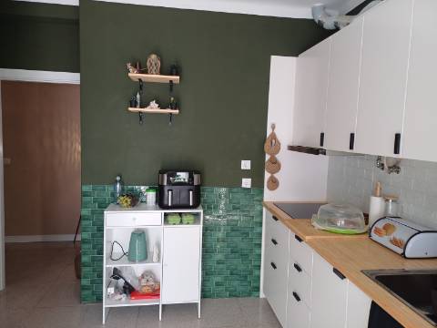 Fantástico Apartamento T1 linhas modernas, totalmente renovado e equipado. Arrendamento Sazonal.