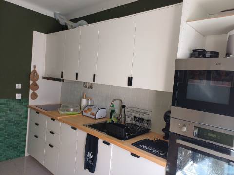 Fantástico Apartamento T1 linhas modernas, totalmente renovado e equipado. Arrendamento Sazonal.