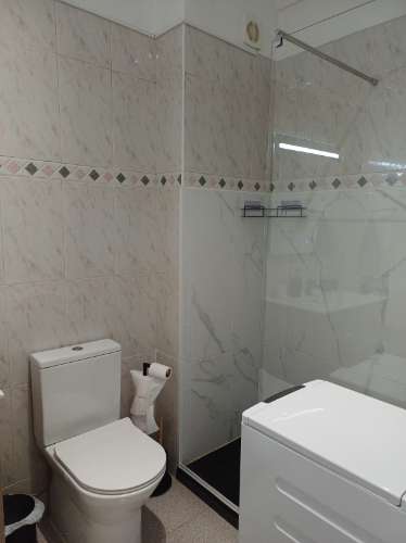 Fantástico Apartamento T1 linhas modernas, totalmente renovado e equipado. Arrendamento Sazonal.