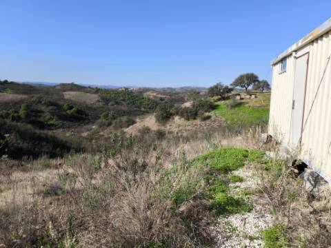 TERRENO COM 2.120 M² - COM TERRAÇOS - JUNTO AO ASFALTO - NA CORTE DO GAGO EM CASTRO MARIM - ALGARVE