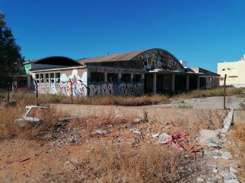 Terreno com Projeto Aprovado para 150 fogos - Olhão.