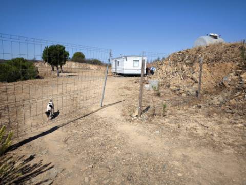 TERRENO RUSTICO COM ÁGUA - ESTRUTURA AMOVÍVEL - CORTE DO GAGO - CASTRO MARIM - ALGARVE