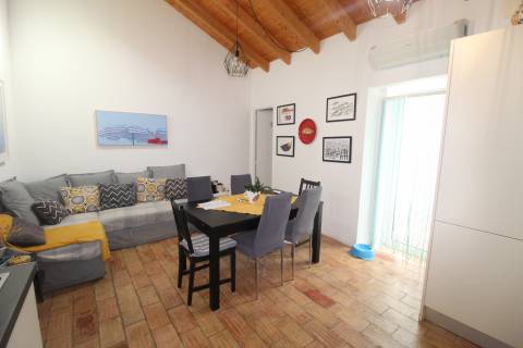 Encantadora casa térrea totalmente remodelada no coração de Castro Marim.