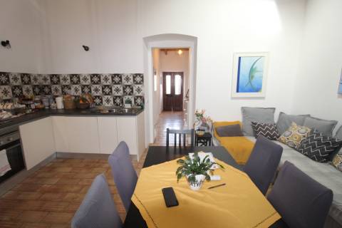 Encantadora casa térrea totalmente remodelada no coração de Castro Marim.