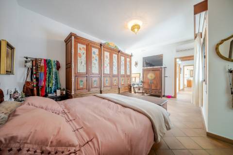 Moradia T4 com 4 Pisos e Loja | Garagem | Rooftop Panorâmico Vista Rio | Ayamonte