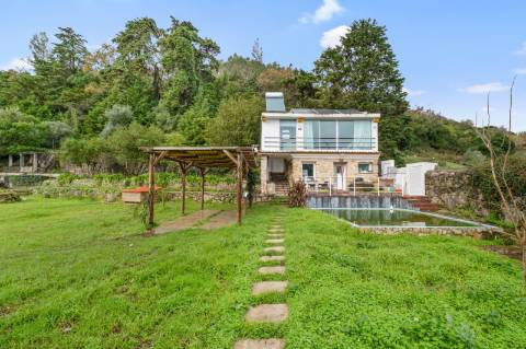 Quinta com Moradia e Terreno Total de 4.680 m² | Arruda dos Vinhos