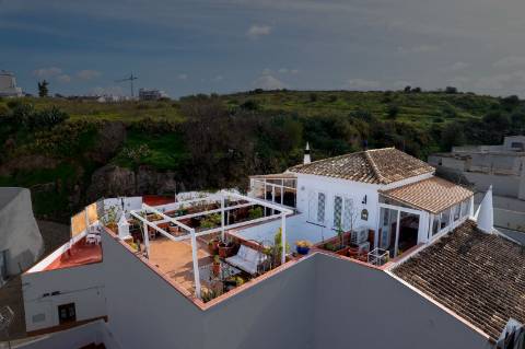 Prédio e Loja 345m2 | 4 Pisos - Habitação - Garagem - Rooftop Vista Rio