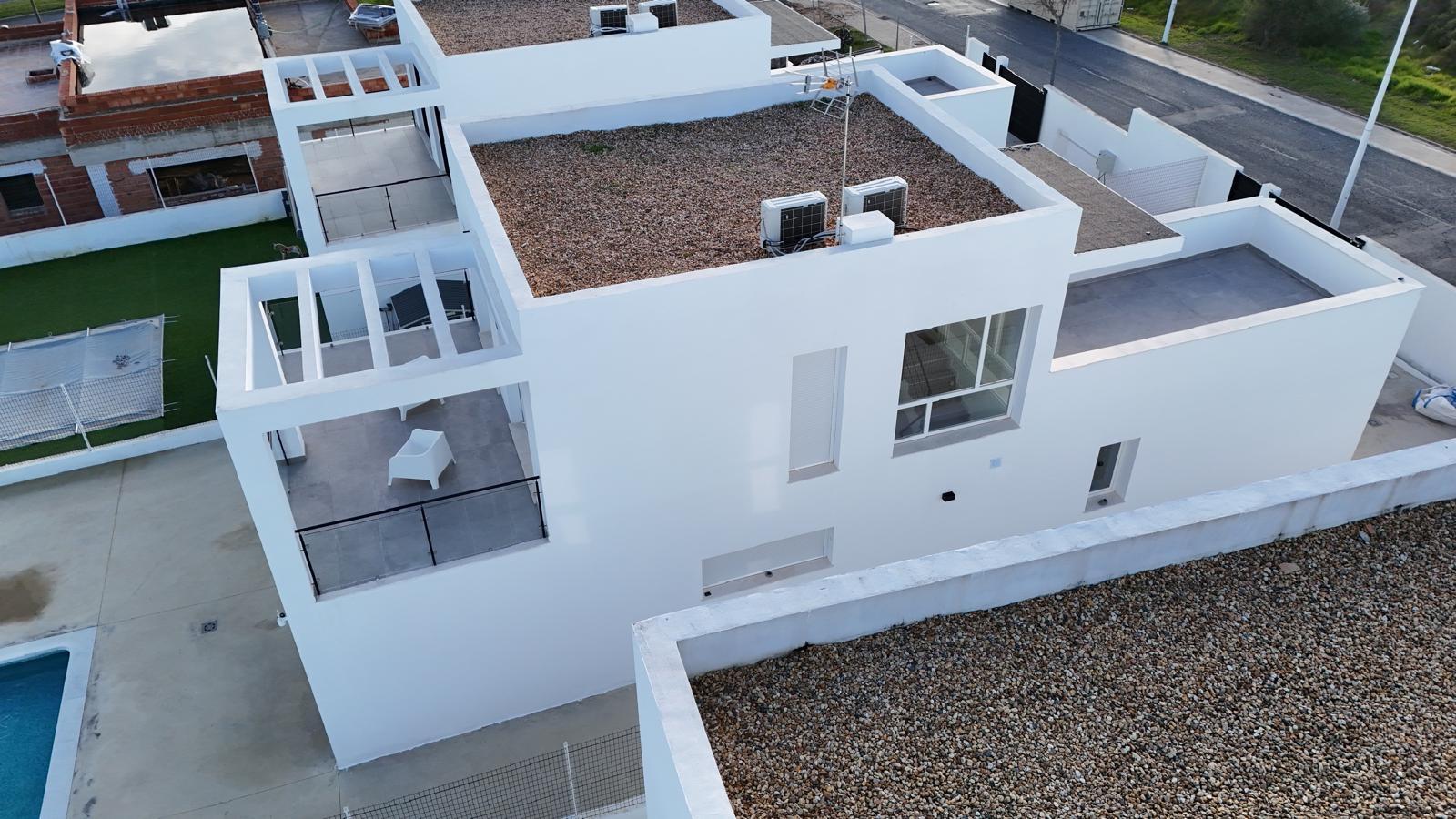 Moradia T3 Nova com Piscina - lote 700m2 - Costa Esuri - Ayamonte