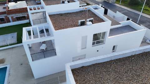 Moradia T3 Nova com Piscina - lote 700m2 - Costa Esuri - Ayamonte