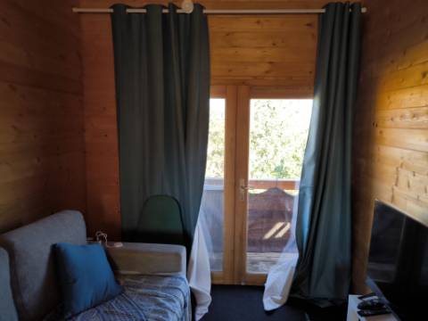 MORADIA - CASA DE MADEIRA T1 - COM PISCINA - ARRENDAMENTO DE SETEMBRO A JUNHO - ALCARIAS GRANDES - CASTRO MARIM - ALGARVE