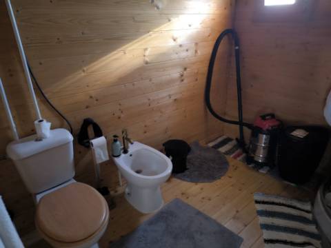 MORADIA - CASA DE MADEIRA T1 - COM PISCINA - ARRENDAMENTO DE SETEMBRO A JUNHO - ALCARIAS GRANDES - CASTRO MARIM - ALGARVE