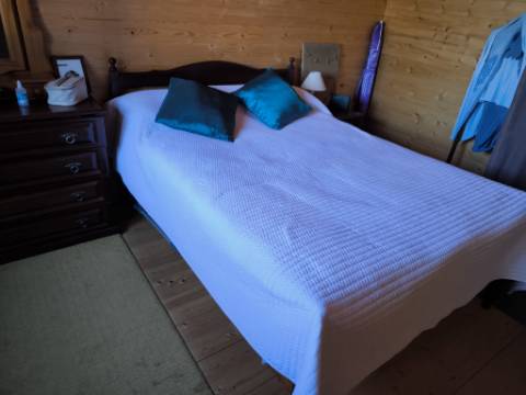 MORADIA - CASA DE MADEIRA T1 - COM PISCINA - ARRENDAMENTO DE SETEMBRO A JUNHO - ALCARIAS GRANDES - CASTRO MARIM - ALGARVE