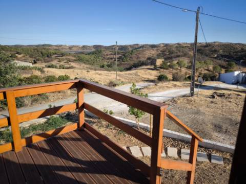 MORADIA - CASA DE MADEIRA T1 - COM PISCINA - ARRENDAMENTO DE SETEMBRO A JUNHO - ALCARIAS GRANDES - CASTRO MARIM - ALGARVE