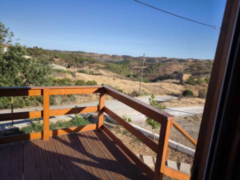 MORADIA - CASA DE MADEIRA T1 - COM PISCINA - ARRENDAMENTO DE SETEMBRO A JUNHO - ALCARIAS GRANDES - CASTRO MARIM - ALGARVE