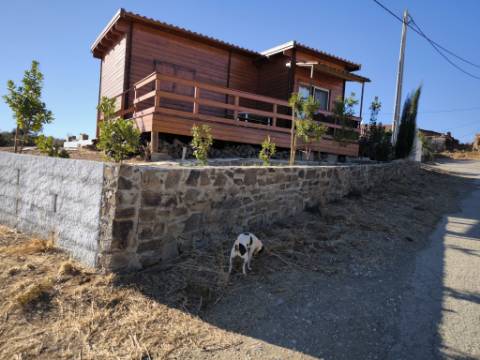 MORADIA - CASA DE MADEIRA T1 - COM PISCINA - ARRENDAMENTO DE SETEMBRO A JUNHO - ALCARIAS GRANDES - CASTRO MARIM - ALGARVE