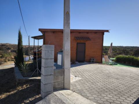 MORADIA - CASA DE MADEIRA T1 - COM PISCINA - ARRENDAMENTO DE SETEMBRO A JUNHO - ALCARIAS GRANDES - CASTRO MARIM - ALGARVE