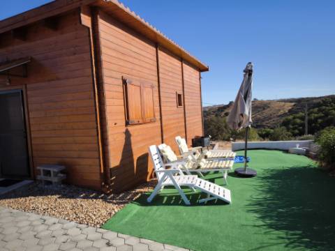 MORADIA - CASA DE MADEIRA T1 - COM PISCINA - ARRENDAMENTO DE SETEMBRO A JUNHO - ALCARIAS GRANDES - CASTRO MARIM - ALGARVE