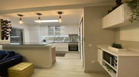 Apartamento T3 de Alto Padrão a 300m da Praia - Elegância, Conforto e Rentabilidade Garantida