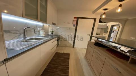 Apartamento T3 de Alto Padrão a 300m da Praia - Elegância, Conforto e Rentabilidade Garantida