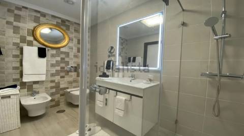 Apartamento T3 de Alto Padrão a 300m da Praia - Elegância, Conforto e Rentabilidade Garantida