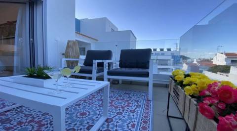 Apartamento T3 de Alto Padrão a 300m da Praia - Elegância, Conforto e Rentabilidade Garantida