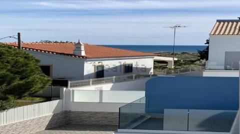 Apartamento T3 de Alto Padrão a 300m da Praia - Elegância, Conforto e Rentabilidade Garantida