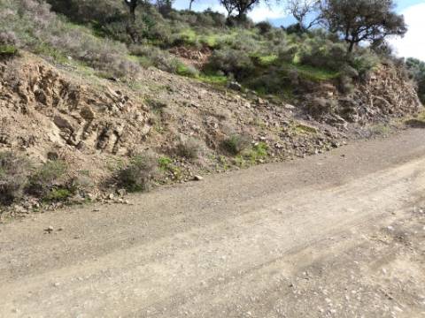 TERRENO RÚSTICO COM 1.920 M² - PRÓXIMO A ELETRICIADADE - JUNTO À RIBEIRA DE ODELEITE - FOZ DE ODELEITE EM CASTRO MARIM - ALGARVE