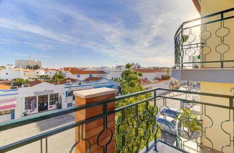 Apartamento T2 Moderno com Vista Mar - Praia da Alagoa, Altura