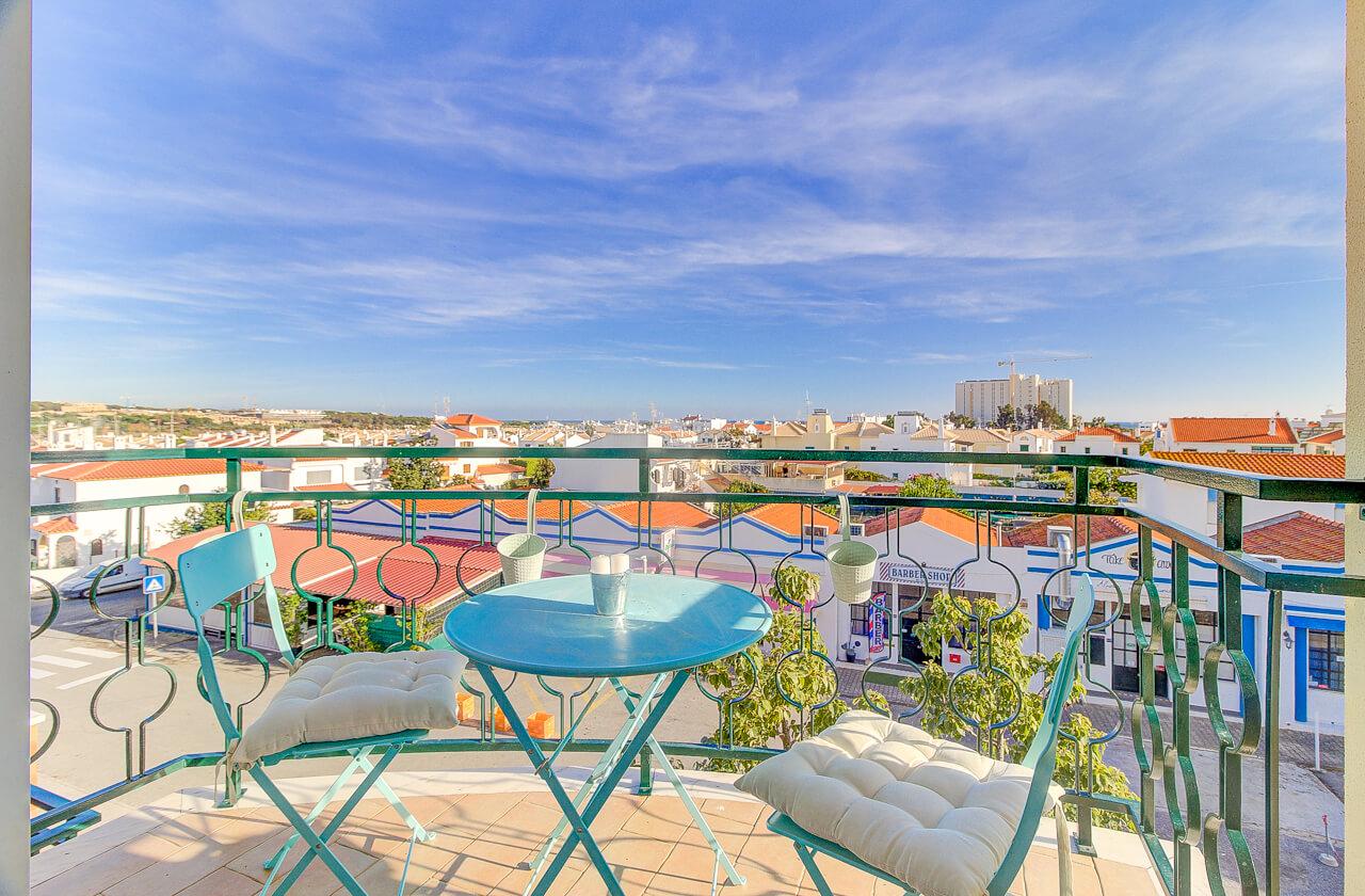 Apartamento T2 Moderno com Vista Mar - Praia da Alagoa, Altura - para Arrendamento Anual