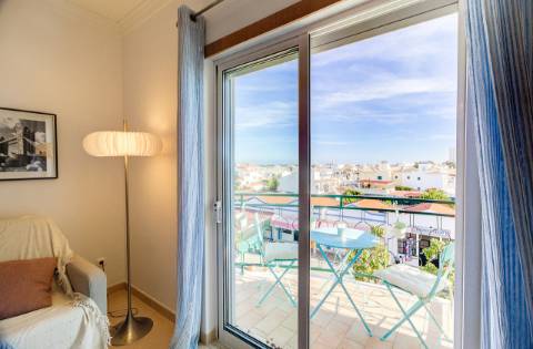 Apartamento T2 Moderno com Vista Mar - Praia da Alagoa, Altura - para Arrendamento Anual