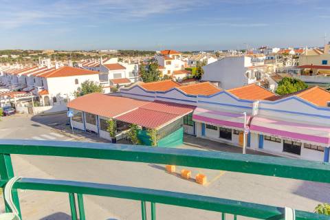 Apartamento T2 Moderno com Vista Mar - Praia da Alagoa, Altura - para Arrendamento Anual