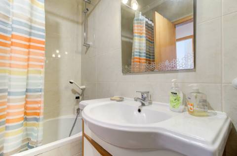 Apartamento T2 Moderno com Vista Mar - Praia da Alagoa, Altura - para Arrendamento Anual