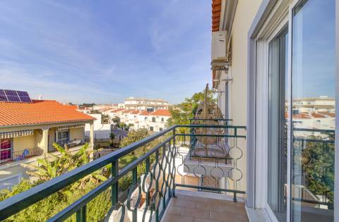 Apartamento T2 Moderno com Vista Mar - Praia da Alagoa, Altura - para Arrendamento Anual