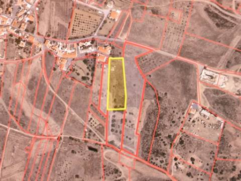 TERRENO COM 4.720 M² - NO CENTRO DO AZINHAL - COM POSSIBILIDADE DE CONSTRUIR DUAS MORADIAS PARA HABITAÇÃO E OU TURISMO - AZINHAL - CASTRO MARIM - ALGARVE