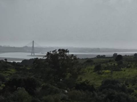 TERRENO COM 4.720 M² - NO CENTRO DO AZINHAL - COM POSSIBILIDADE DE CONSTRUIR DUAS MORADIAS PARA HABITAÇÃO E OU TURISMO - AZINHAL - CASTRO MARIM - ALGARVE