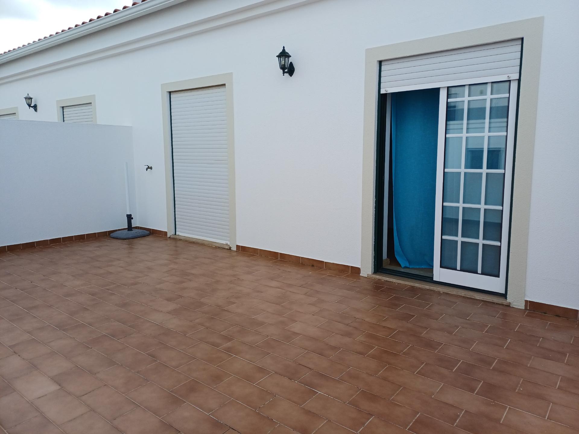 Apartamento T1 +1 Anual com magnifico terraço no centro de Vila Real de Santo António