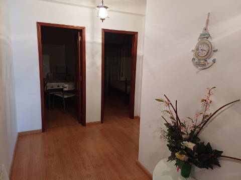 Apartamento T1 +1 Anual com magnifico terraço no centro de Vila Real de Santo António