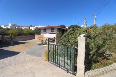 Moradia com Terreno de 880 m² - Balurcos - Alcoutim