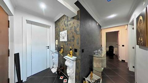 Apartamento T3 totalmente renovado! Olhão Centro