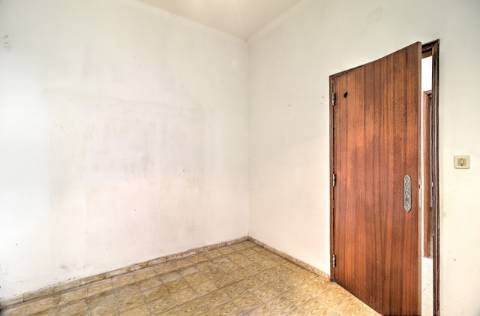 Moradia T3 no Centro de Tavira com Terraço e Potencial de Ampliação