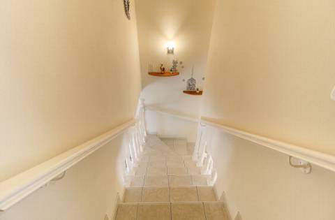 Moradia Mobilada de 2 Pisos com Quintal, BBQ e Deslumbrantes Vistas Mar.