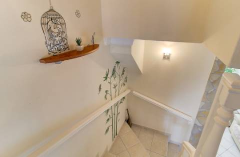 Moradia Mobilada de 2 Pisos com Quintal, BBQ e Deslumbrantes Vistas Mar.