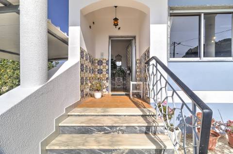 Moradia Independente T3 com 220 m² | Lote de 400 m² | Excelente Exposição Solar | Próxima das Praias e de Espanha