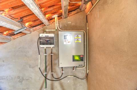 Moradia Independente T3 com 220 m² | Lote de 400 m² | Excelente Exposição Solar | Próxima das Praias e de Espanha