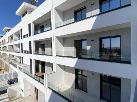 Apartamento T3 com terraço privativo em Loulé