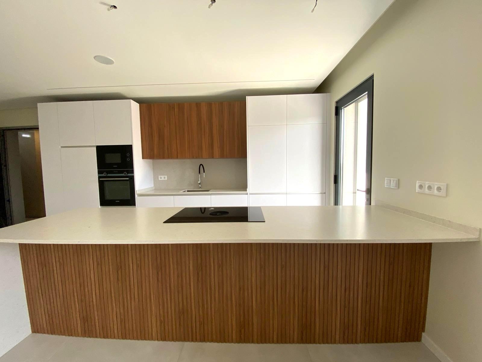 Apartamento T3 com terraço privativo em Loulé