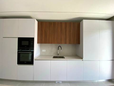 Apartamento T3 com terraço privativo em Loulé