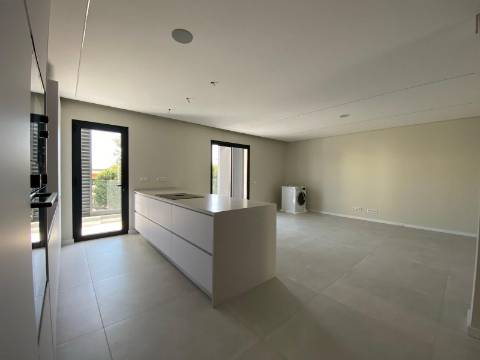 Apartamento T3 com terraço privativo em Loulé